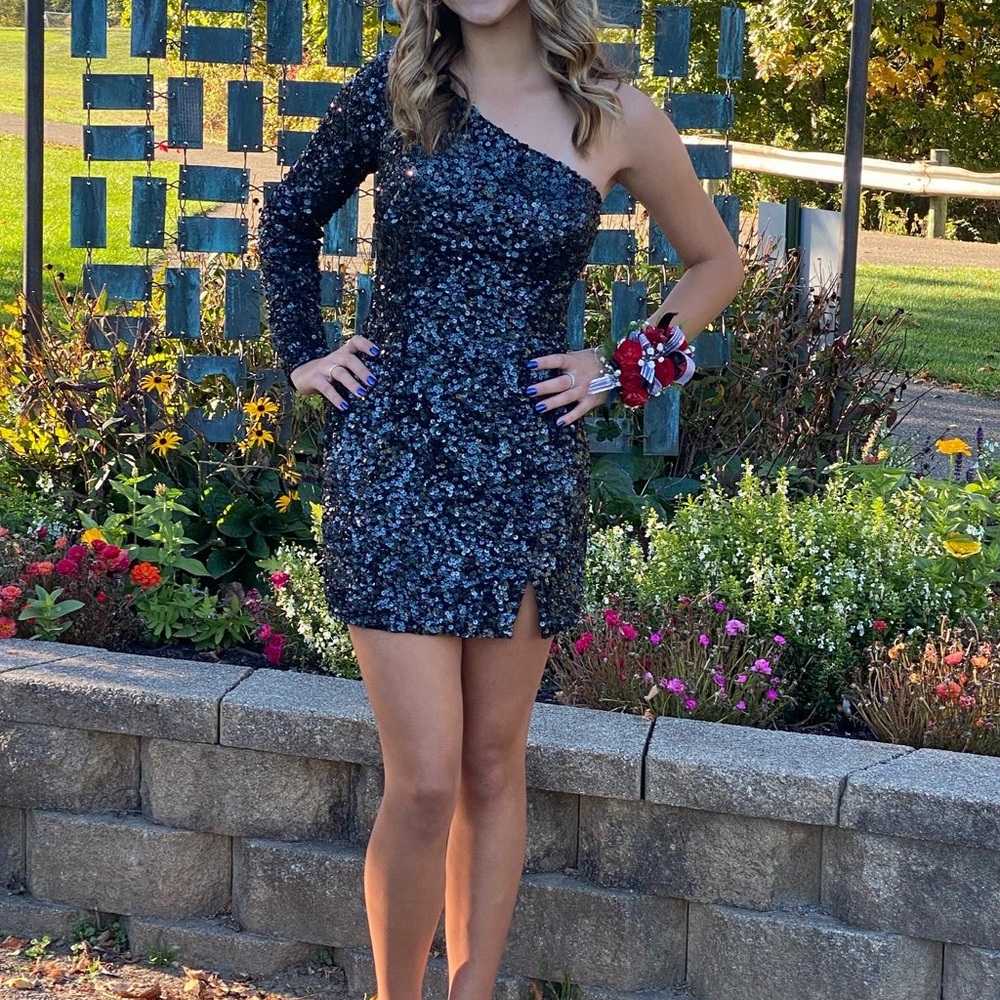 Sherri Hill dress, worn to homecoming 2023, perfect condition.